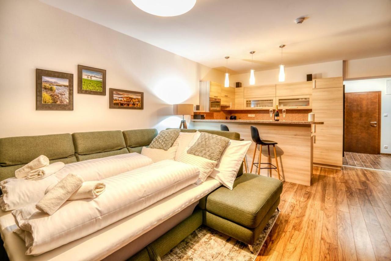 Apartman Lio - Free Garage Parking Tatranska Lomnica Bagian luar foto