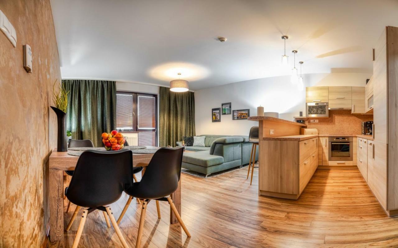 Apartman Lio - Free Garage Parking Tatranska Lomnica Bagian luar foto