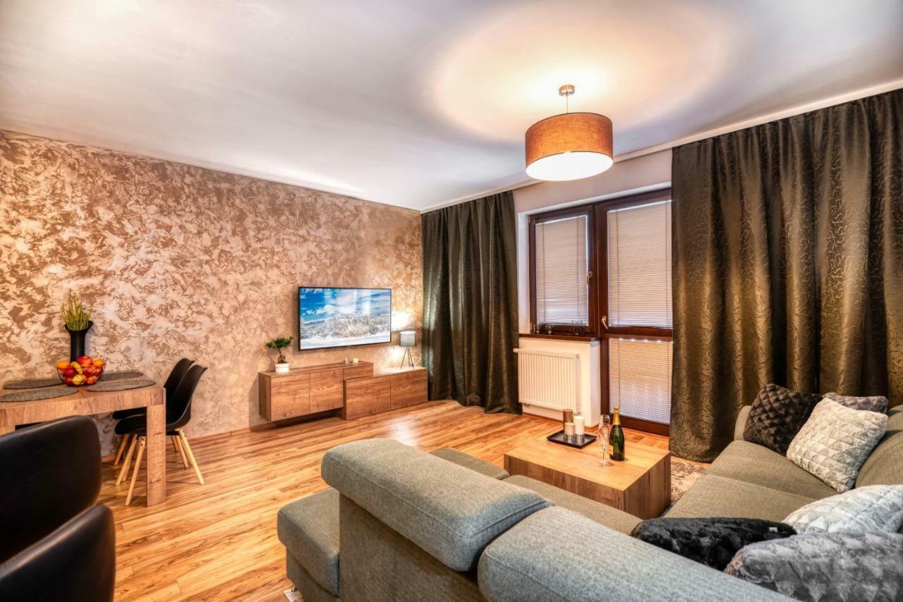 Apartman Lio - Free Garage Parking Tatranska Lomnica Bagian luar foto
